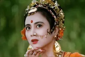 2段婚姻，21岁嫁初恋，34岁嫁犹太富商，60岁的李玲玉如今怎样？图片