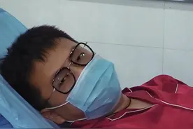 27岁男子3天没有排便，突然肚疼倒地不起，检查后妻子哭到崩溃图片