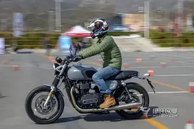 试驾高金GK1200，售价大概率6万出头，金属踏板与公升ADV有新进展图片