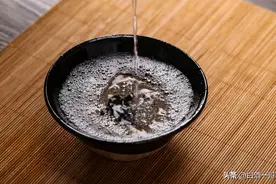 你以为喝白酒只要开瓶倒杯？这些常识你肯定不知道！图片