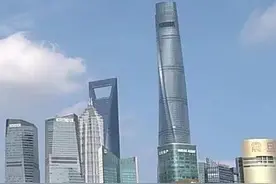 中国宝塔“上海中心大厦”图片