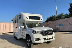 四驱越野，大通T70底盘，多布局可选，爱旅途T70四驱单排皮卡房车图片