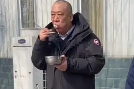 崔培军身家百亿，却吃剩饭剩菜，发6100万福利，他为啥要这么做？图片