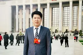 一颗葵花籽包含种业大文章！徐建兴建言强科研补产链促种业振兴图片