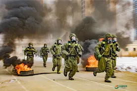 高清大图丨直击武警防化兵训练现场图片