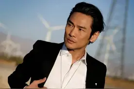 杜德伟为何突然不“红”了？看他干过的那些事，就一点都不奇怪了图片