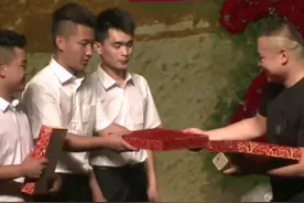 刘筱亭在德云社辈分最小，为何都喊他二哥，连师父岳云鹏也不例外图片