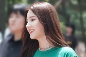 韩国第一微胖女神李承利图片