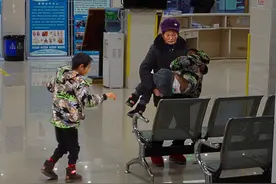 怀孕7个月早产双胞胎，两个不足4斤，艰辛养大迎来的却是心酸无奈图片