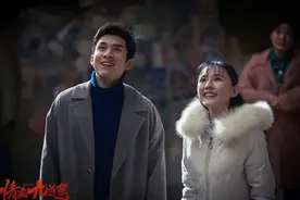 她是红极一时的电影演员，与腾格尔离婚后再复出，今61岁再翻红图片