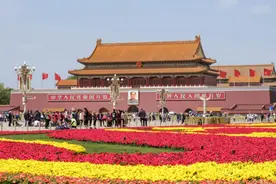 人民大会堂挂的几幅珍品，都是哪些名家的大作，价值多少钱？图片