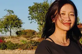 48岁徐静蕾疑怀孕，10位绯闻男友情史彪悍，却终选择和他定居美国图片