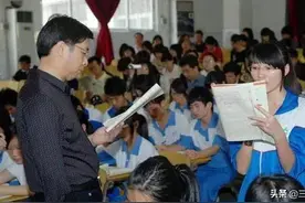 教师三十年教龄可以评副高后，还能升到五级吗？网友：看任职年限图片