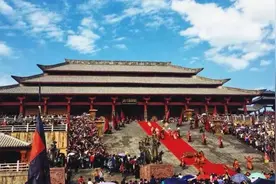 困在横店的北漂女群演，每月只有4000元，依然坚持梦想图片