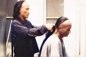 清朝时，人们为什么把前面头发剃光，后面留辫子？原因是迫不得已图片