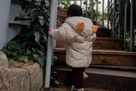 宝宝掉床后如何观察处理？图片