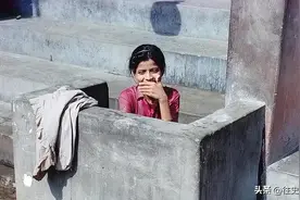 让印度甘拜下风的孟加拉究竟有多脏？女性随地大小便，遍地是垃圾图片