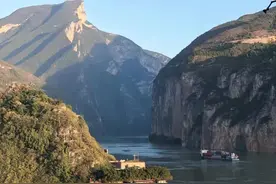 白帝城是长江里的小岛，在重庆市奉节县夔门街道图片