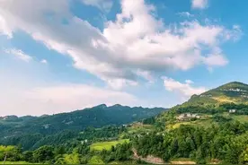 俗语：“兄弟分家莫为邻，女儿出嫁别同村”，老农：说得太好了图片