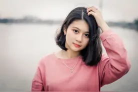 50岁以后，出门在外要低调，不要炫耀这3件事情图片