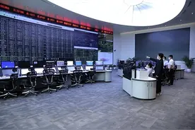 迎峰度夏保供电丨强化调度运行 保障电力供应图片