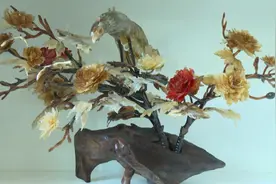 显影中国丨牛角上的“作画”人图片