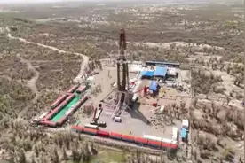 挺进地下一万米！亚洲最深井在塔里木盆地开钻施工图片