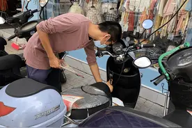 夏天给电动车充电，整夜充电、高温充电、停下马上充电，很伤电池图片