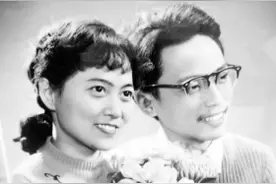 没有美颜，以前年轻情侣的颜值，完胜如今的网红脸图片