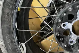 群众我来帮丨保养导致多处重要零件损坏，宝马4S店让摩托车骑手“很受伤”图片