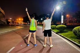 坚持3年，每天夜跑5公里的43岁男子，如今的身体发生了什么变化图片