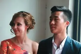 7年前，90后四川小伙杨滩，娶了80后英国女歌手，如今过得好吗？图片