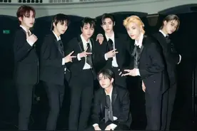 快来看看ENHYPEN的舞台吧图片