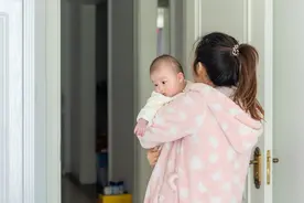 婴儿看到“某些人”为什么会突然哭？别迷信，看看科学解释吧！图片