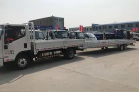 蓝牌4米2轻卡拖半挂车，C6驾照能开吗？图片
