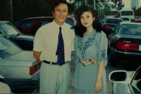唐国强女儿唐莉：母亲自杀身亡让她替母报仇，她却和继母亲如一家图片