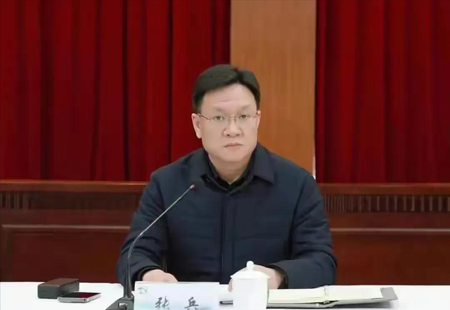 大快人心，6月21日下午，上海7名官员落马被查，上海打虎效率惊人
