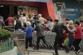 广西老太开超市，利用“人性贪婪”来营销，一年盈利136万图片