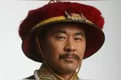 历代皇帝的龙袍是什么材质的？时间一长穿脏了，有味了怎么办？图片
