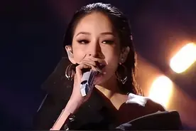 全程假唱？萧亚轩时隔6年复出参加双11晚会状态不佳引争议，本人发文：虽然有很多不完美，但还是会拼尽全力图片