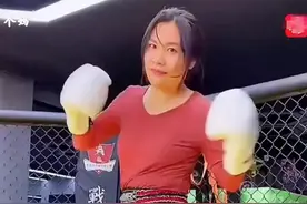 “反家暴第一人”轩妈：被家暴后偷学泰拳，将丈夫多次打进医院图片