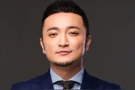 央视主持人大洗牌！超24人被除名，尼格买提被爆婚变图片