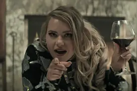 《YOU》第四季前5集：变态杀人魔与爱情神话的结合，美剧口碑之作图片