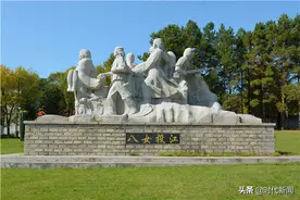 八女投江：宁死不屈的巾帼战士图片