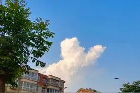 厂里的机台坏了，老板请师傅来修，修好后少给师傅两千元图片