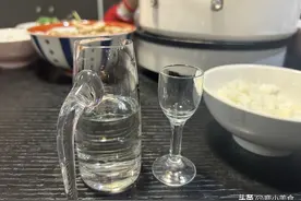 年轻人、新手喝白酒，怕辣怕刺激，可以先从这5款入手，柔和香醇图片