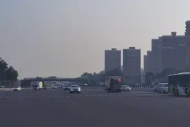 国庆返程本市高速公路运行平稳，明日早高峰城区主线站压力集中图片