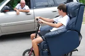 “人没本事，一看便知”，没本事的人大多都有三个特征，一语命中图片