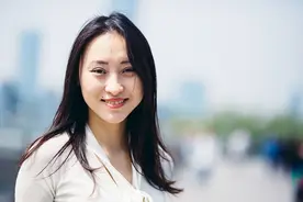 “让她尝尝后悔滋味”男人给前女友送结婚请柬，出了洋相毁了婚姻图片