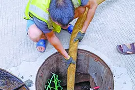 30年的老房子突然喷涌粪水！咋回事？原来是……图片